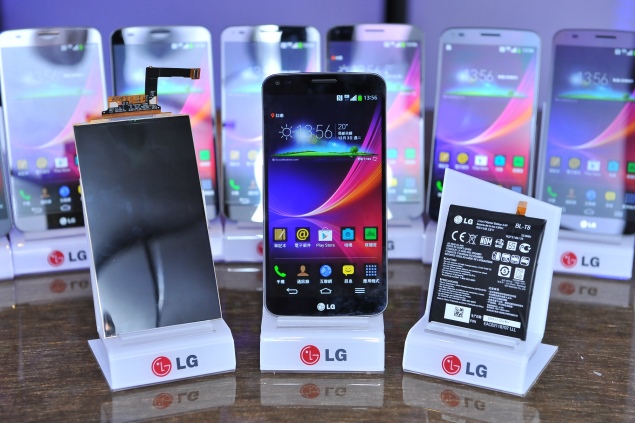 lg-g-flex-635.jpg