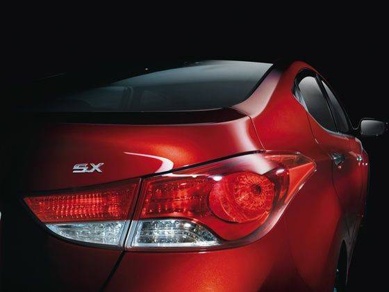 hyundai-elantra-launch-8_560x420.jpg
