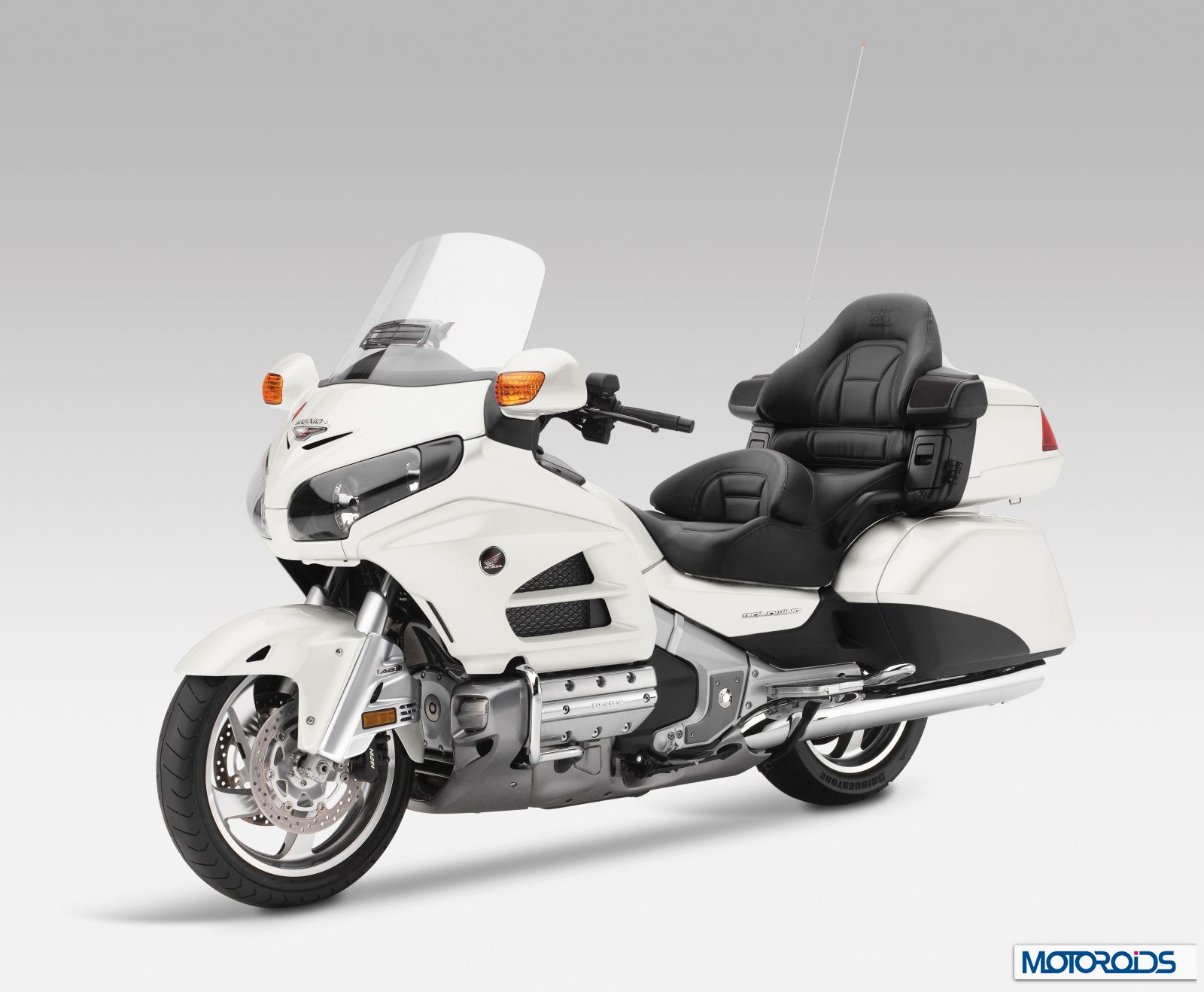 Honda-Gold-Wing-India-Pearl-Glare-White.jpg