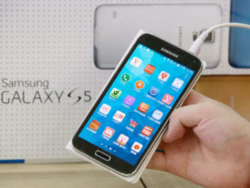 break-from-android-samsung-launches-smartphone-with-own-operating-system-tizen.jpg