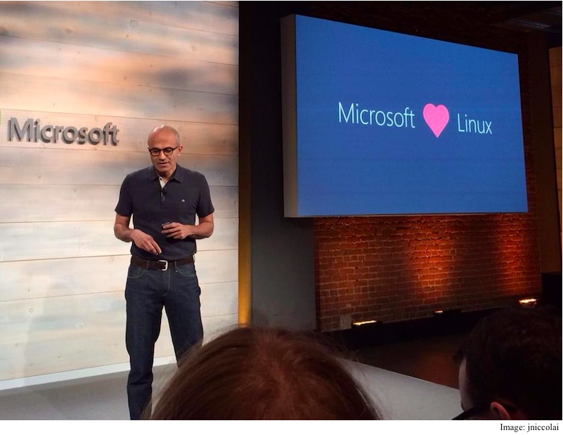 microsoft_loves_linux_twitter.jpg