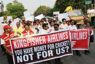 kingfisher-airlines-employees.jpg