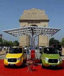 Mahindra-Reva-e2o-cars-during-their-launch-at-India-Gate-in-New-De--.jpg