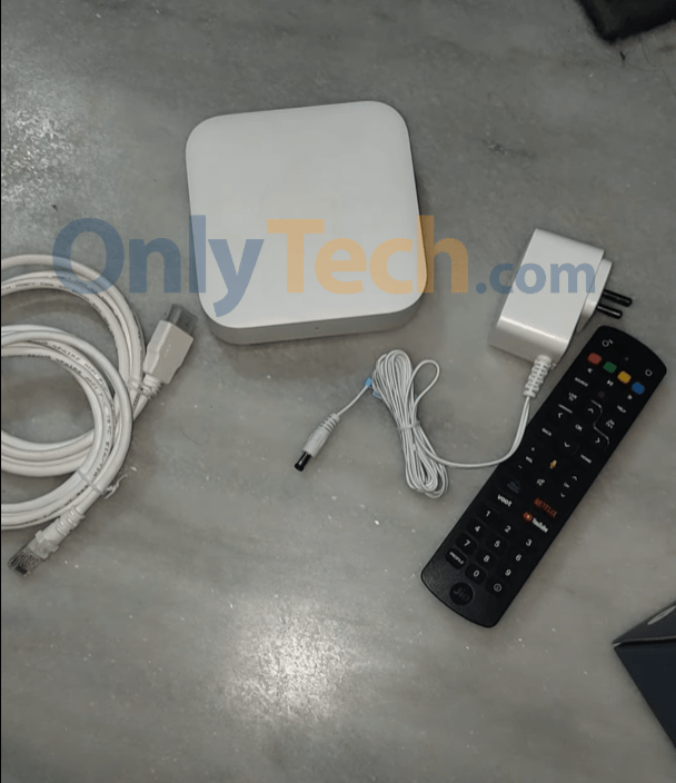 Jio IPSTB with accessories